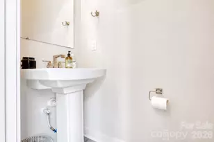 268 Parkwood Ave, Charlotte, NC 28206 - Photo 17