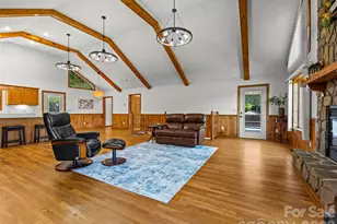 1090 Maple Spgs Dr, Waynesville, NC 28785 - Photo 9