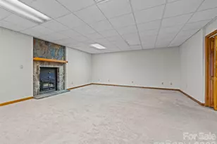 1090 Maple Spgs Dr, Waynesville, NC 28785 - Photo 29