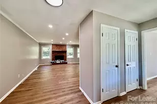3517 Cross Winds Dr, Charlotte, NC 28227 - Photo 3