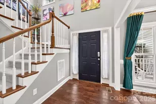 8705 Dartmoor Pl, Charlotte, NC 28227 - Photo 9