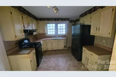 910 W Mauney Avenue, Gastonia, NC 28052 - Photo 3