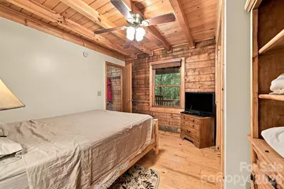 418 Piney Creek Drive, Lake Lure, NC 28746 - Photo 15