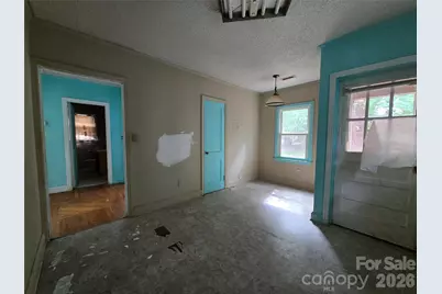 207 W Washington Avenue, Bessemer City, NC 28016 - Photo 7