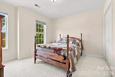 4858 Elmhurst Drive NE, Hickory, NC 28601 - Photo 25