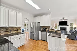 4858 Elmhurst Dr NE, Hickory, NC 28601 - Photo 15