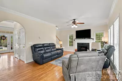 4858 Elmhurst Drive NE, Hickory, NC 28601 - Photo 9