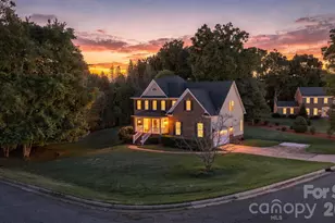 4858 Elmhurst Dr NE, Hickory, NC 28601 - Photo 3