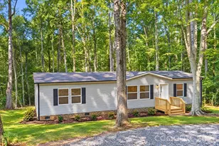 1020 Freedom Dr, Statesville, NC 28625 - Photo 3