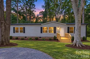 1020 Freedom Dr, Statesville, NC 28625 - Photo 1