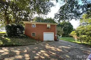 110 Poteat Dr, Morganton, NC 28655 - Photo 3