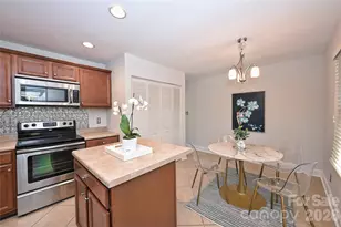 1344 Edgewater Dr, Charlotte, NC 28210 - Photo 9