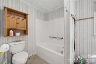 519 E 2nd Ave, Newton, NC 28658 - Photo 23