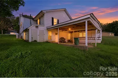 519 E 2nd Avenue, Newton, NC 28658 - Photo 1