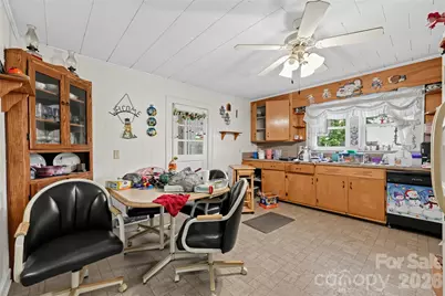 519 E 2nd Avenue, Newton, NC 28658 - Photo 13