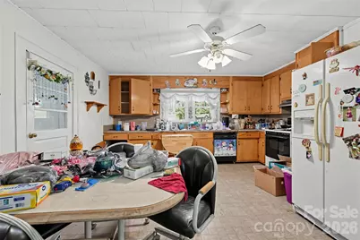 519 E 2nd Avenue, Newton, NC 28658 - Photo 17