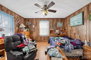 519 E 2nd Ave, Newton, NC 28658 - Photo 21