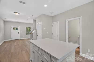 3535 Avalon Avenue, Charlotte, NC 28208 - Photo 9