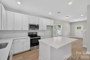 3535 Avalon Ave, Charlotte, NC 28208 - Photo 7
