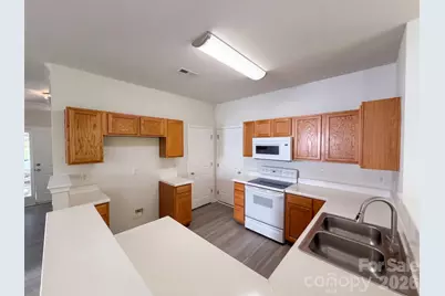 4735 Nijinsky Court, Charlotte, NC 28216 - Photo 7