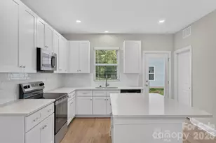 3533 Avalon Ave, Charlotte, NC 28208 - Photo 13