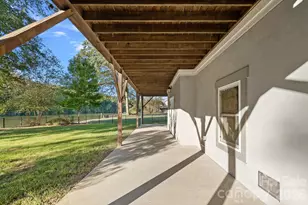 1333 Riverside Dr, Charlotte, NC 28214 - Photo 39