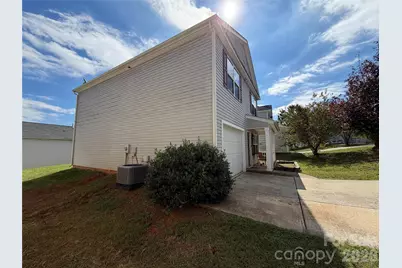 5608 Graypark Drive, Charlotte, NC 28269 - Photo 3
