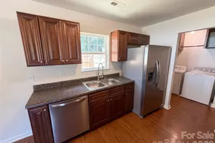 413 Greenwood Dr, Charlotte, NC 28217 - Photo 5