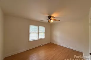1413 Grovewood Dr, Charlotte, NC 28208 - Photo 13