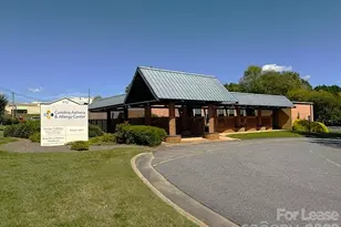 912 2nd St NE, Hickory, NC 28601 - Photo 1