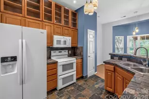 1021 Stinson Glen Ln, Charlotte, NC 28214 - Photo 7