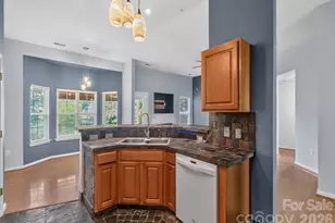 1021 Stinson Glen Ln, Charlotte, NC 28214 - Photo 5