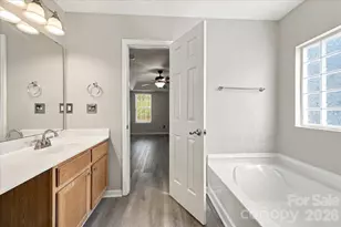 7812 Montbrook Dr, Charlotte, NC 28214 - Photo 15