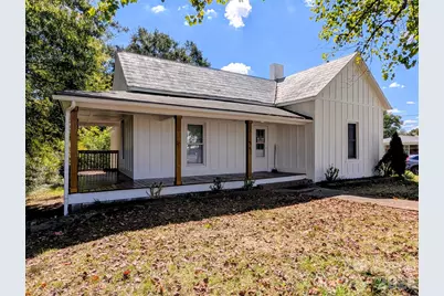 635 S Grove Street, Lincolnton, NC 28092 - Photo 1