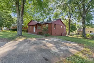 322 Hartness Rd, Statesville, NC 28677 - Photo 1