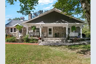 389 Courtland Boulevard, Hendersonville, NC 28791 - Photo 1