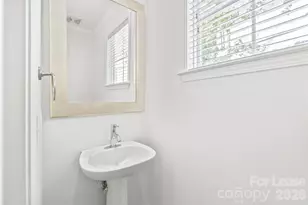 821 W 4th St, Charlotte, NC 28202 - Photo 9