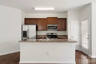 9360 Hamel St, Charlotte, NC 28215 - Photo 5