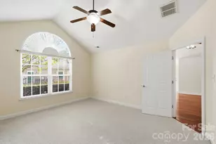 5518 Prosperity View Dr, Charlotte, NC 28269 - Photo 19