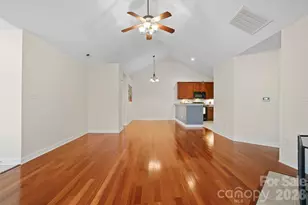 5518 Prosperity View Dr, Charlotte, NC 28269 - Photo 13