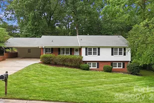 926 Shady Bluff Dr, Charlotte, NC 28211 - Photo 1