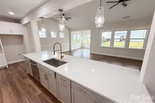 6109 Balham Ct, Charlotte, NC 28215 - Photo 7