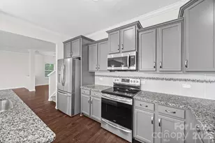 2437 Grinstead Ct, Clover, SC 29710 - Photo 3