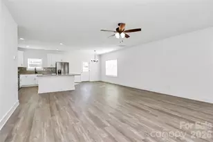 4060 Eagle Chase Dr, Charlotte, NC 28216 - Photo 9