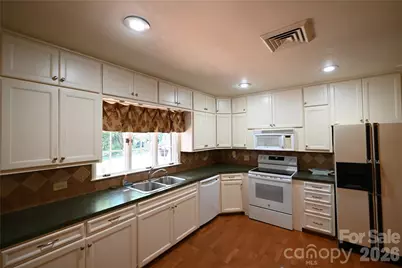 1308 Laurel Street NE, Valdese, NC 28690 - Photo 5