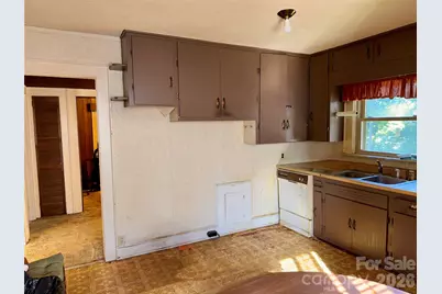 216 W 9th Street, Newton, NC 28658 - Photo 13