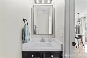 6073 Cougar Ln, Charlotte, NC 28269 - Photo 19