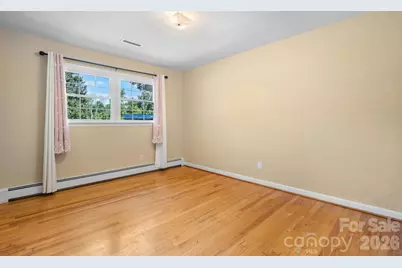 267 25th Avenue NW, Hickory, NC 28601 - Photo 17