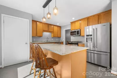 267 25th Avenue NW, Hickory, NC 28601 - Photo 7