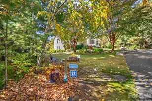 23 Old Applewood Ln, Hendersonville, NC 28739 - Photo 3